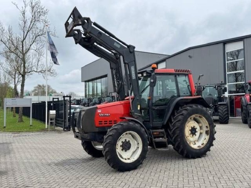 Traktor του τύπου Valtra 6650 Hitech, voorlader, vloeistofkoppeling, Gebrauchtmaschine σε Marknesse (Φωτογραφία 1)