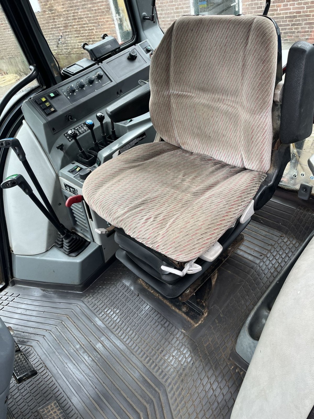 Traktor typu Valtra 6650 HITECH, Gebrauchtmaschine v Nieuw Heeten (Obrázek 7)