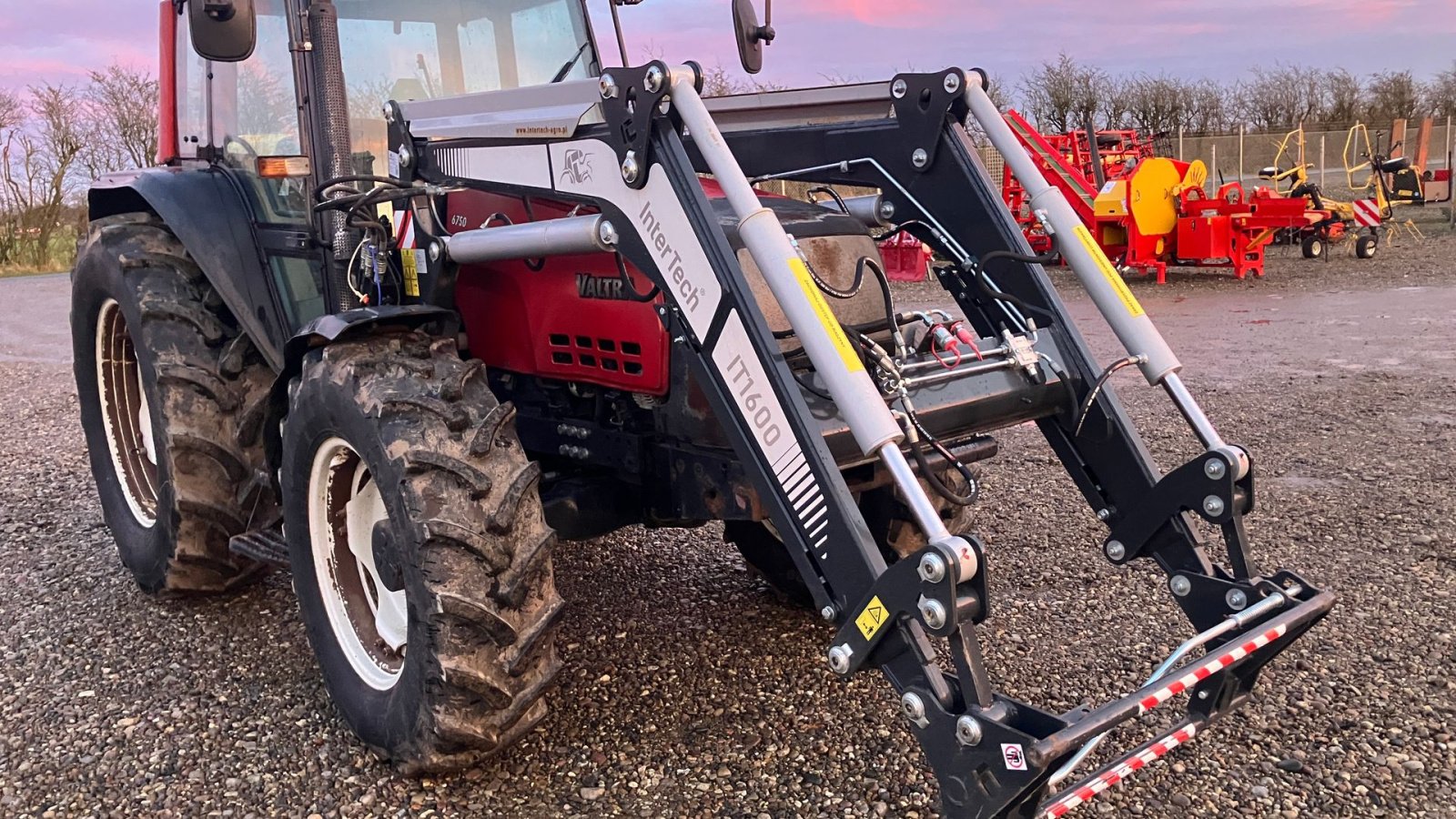 Traktor типа Valtra 6750, Gebrauchtmaschine в Rødekro (Фотография 3)