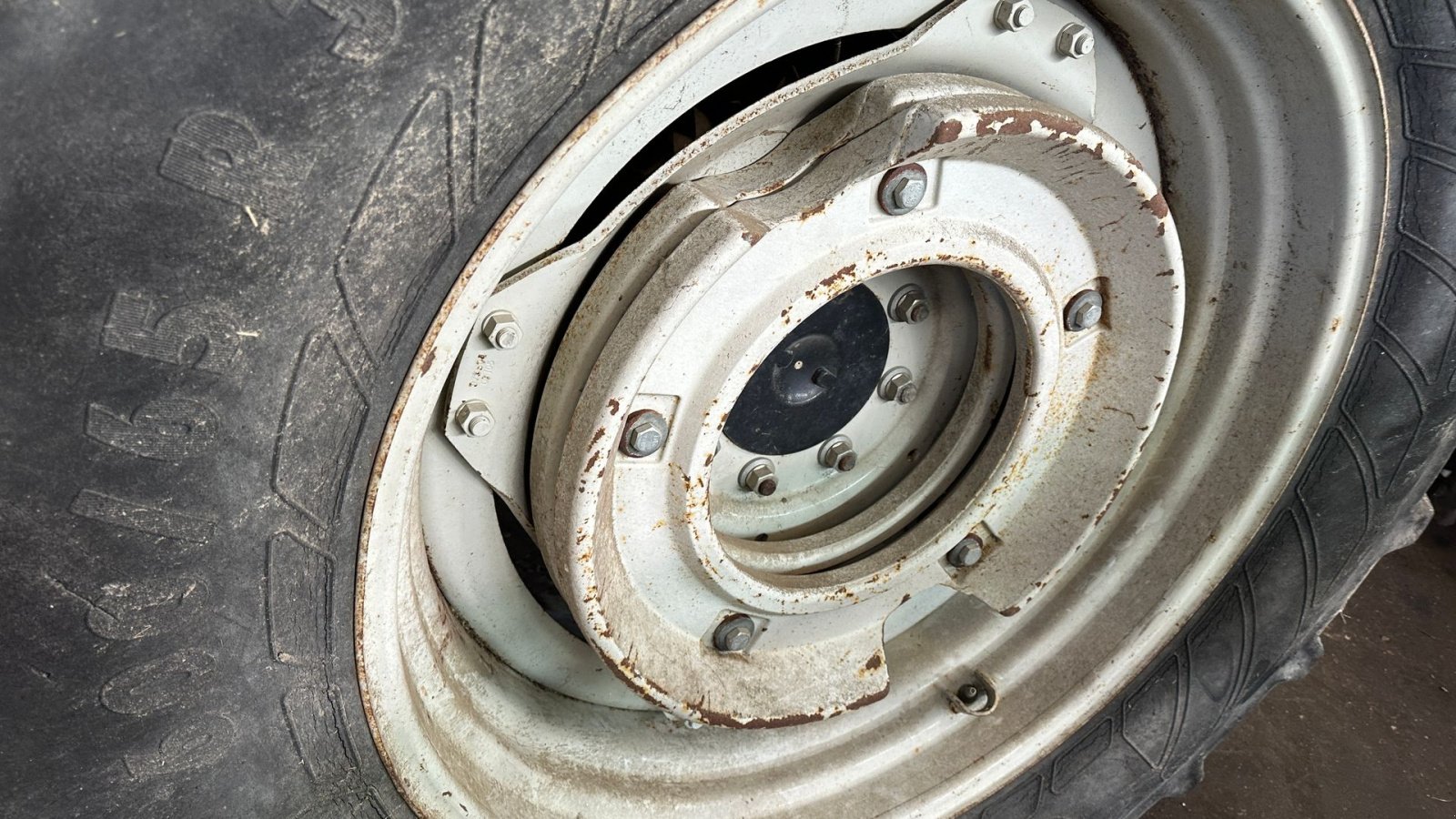 Traktor του τύπου Valtra 6850 Hi-Tech, Gebrauchtmaschine σε Kjellerup (Φωτογραφία 5)