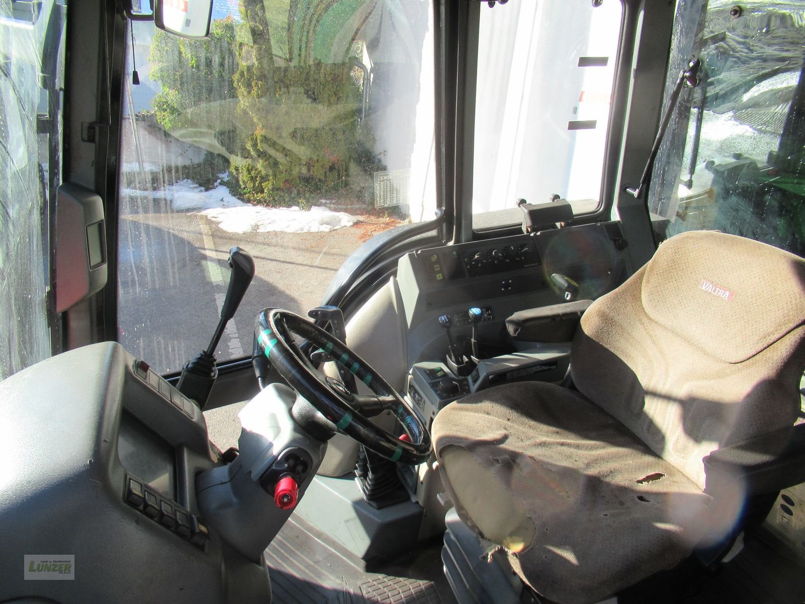 Traktor типа Valtra 6850 Hitech, Gebrauchtmaschine в Kaumberg (Фотография 9)