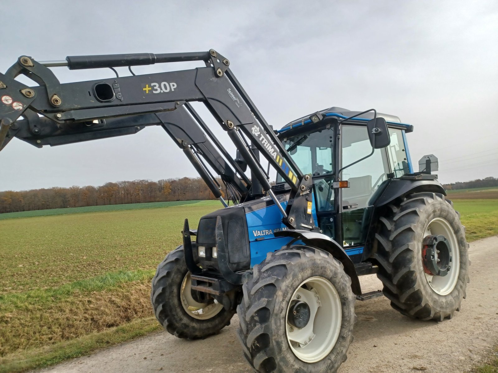Traktor a típus Valtra 700, Gebrauchtmaschine ekkor: Uffenheim (Kép 1)