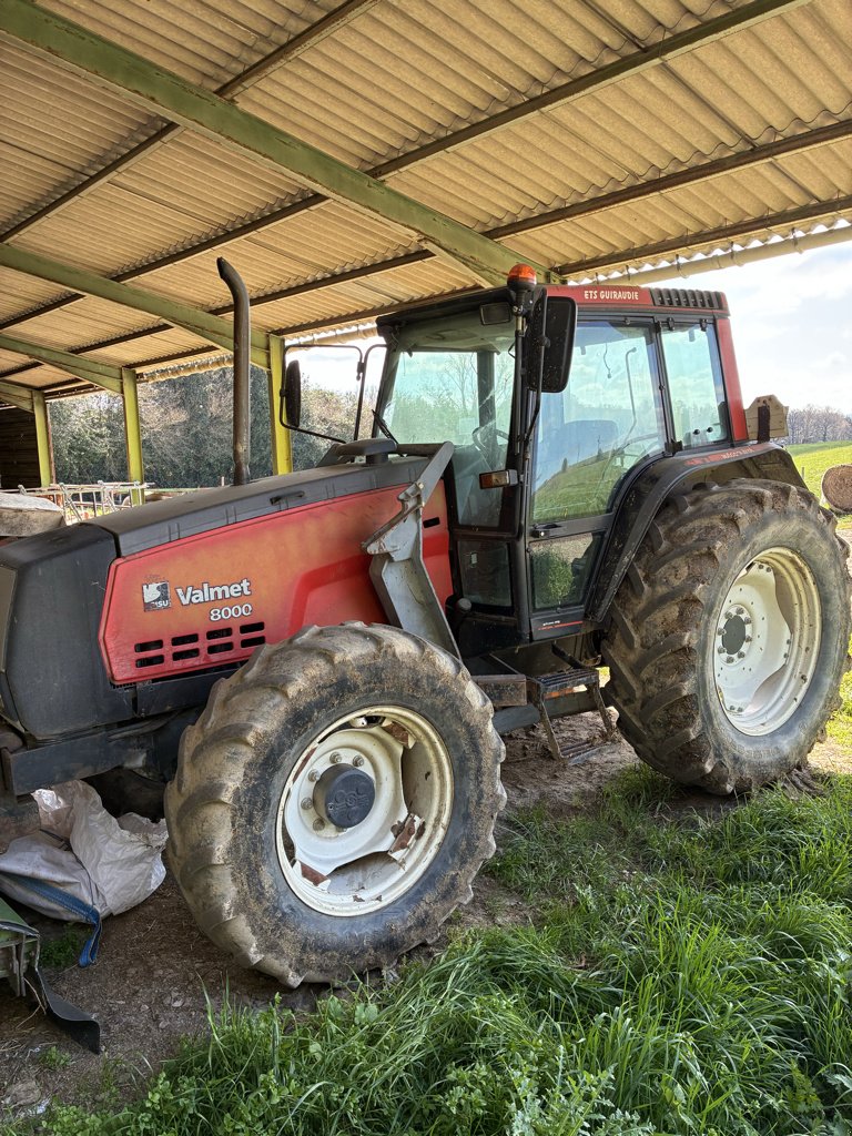Traktor от тип Valtra 8000, Gebrauchtmaschine в Calmont (Снимка 1)