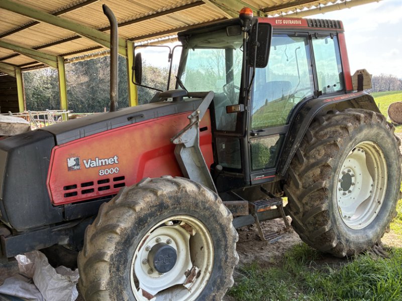 Traktor от тип Valtra 8000, Gebrauchtmaschine в Calmont