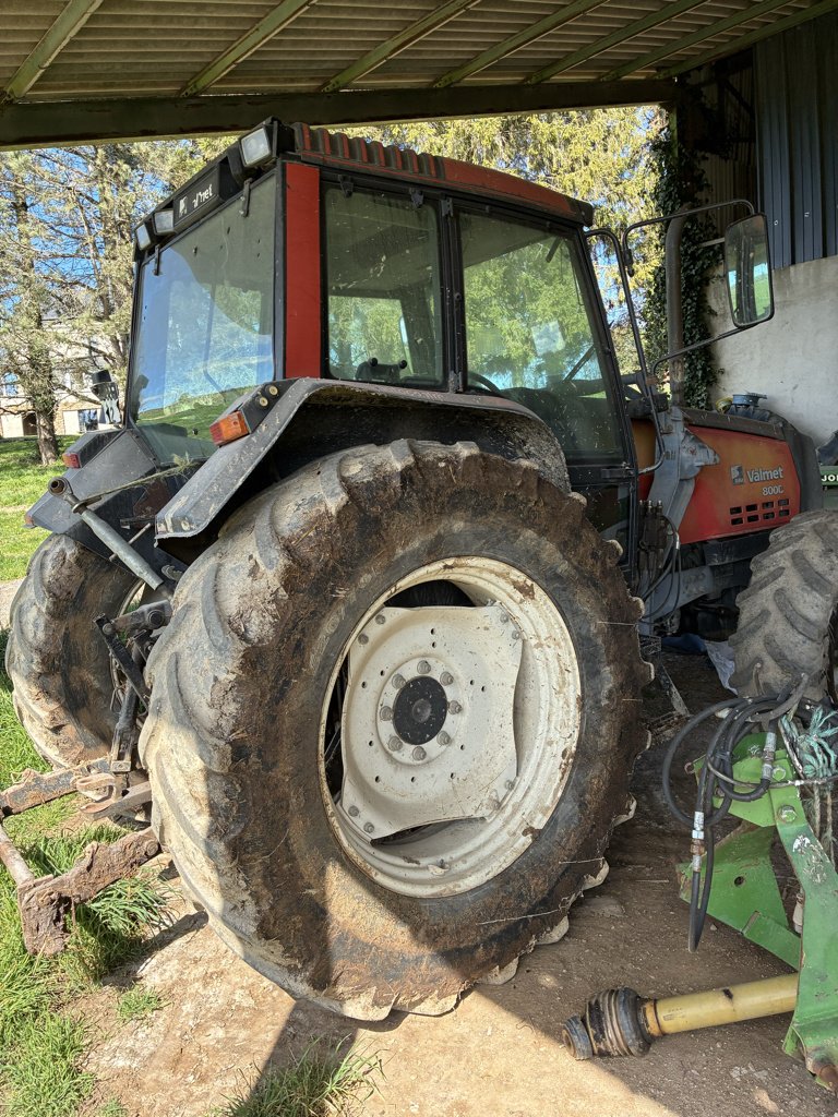 Traktor от тип Valtra 8000, Gebrauchtmaschine в Calmont (Снимка 3)
