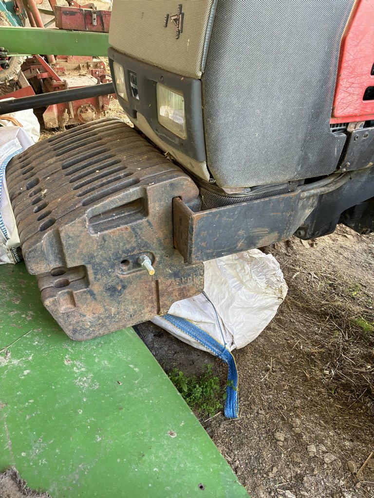 Traktor от тип Valtra 8000, Gebrauchtmaschine в Calmont (Снимка 5)