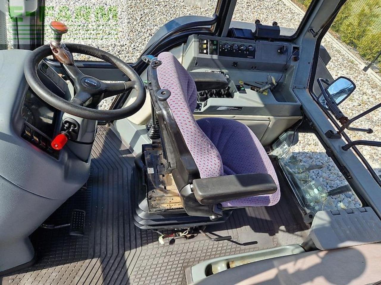 Traktor of the type Valtra 8050 hitech HiTech, Gebrauchtmaschine in ZELOW (Picture 9)