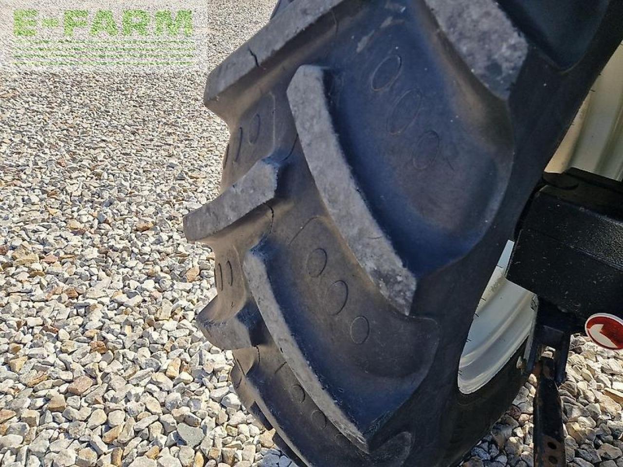 Traktor of the type Valtra 8050 hitech HiTech, Gebrauchtmaschine in ZELOW (Picture 17)