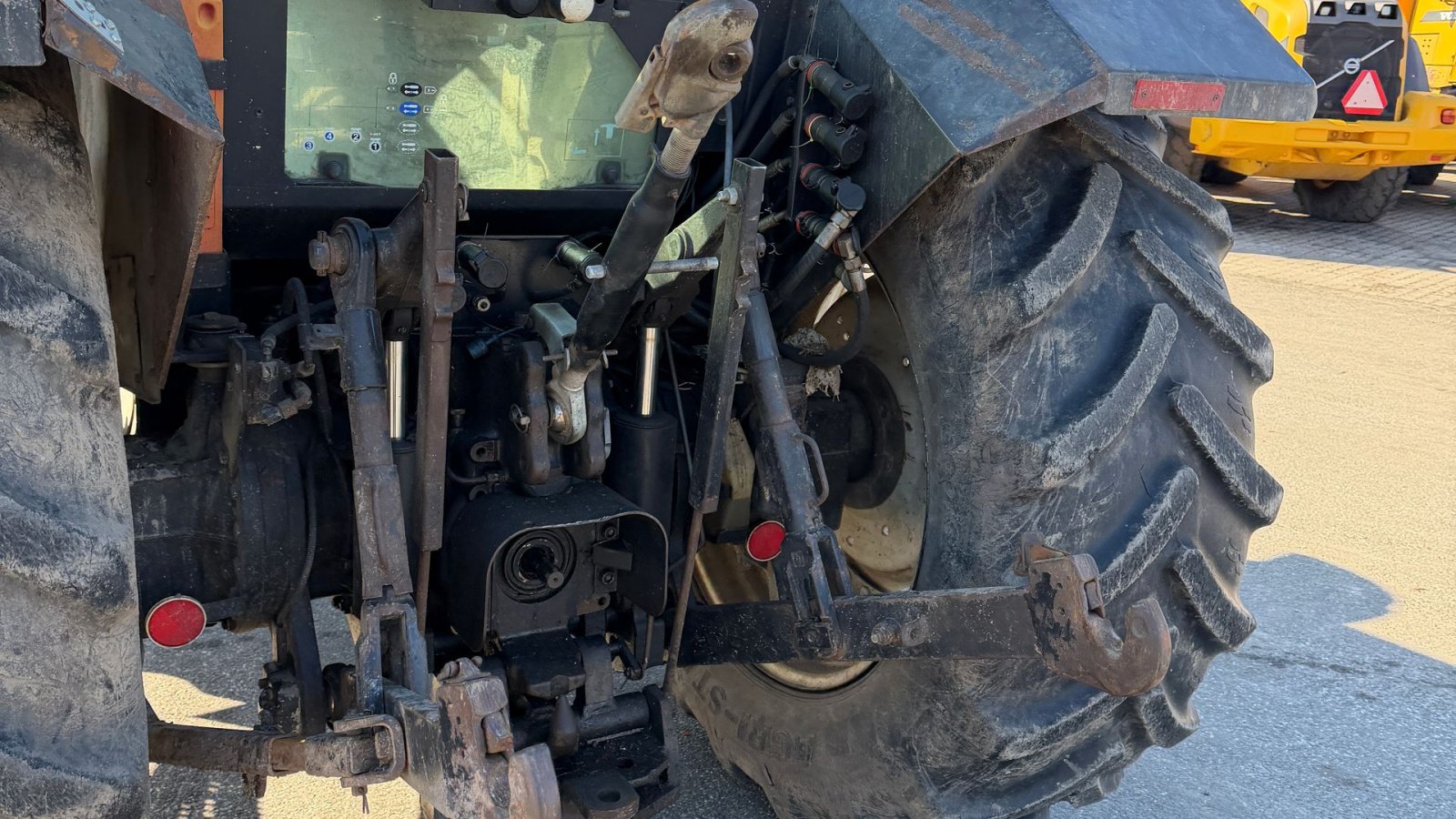 Traktor tipa Valtra 8050 HiTech, Gebrauchtmaschine u Nørager (Slika 14)