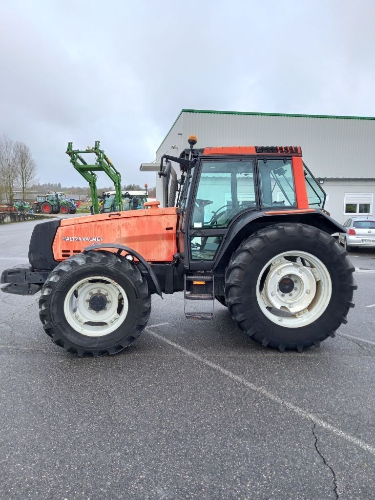 Traktor za tip Valtra 8050 HITECH, Gebrauchtmaschine u Calmont (Slika 5)
