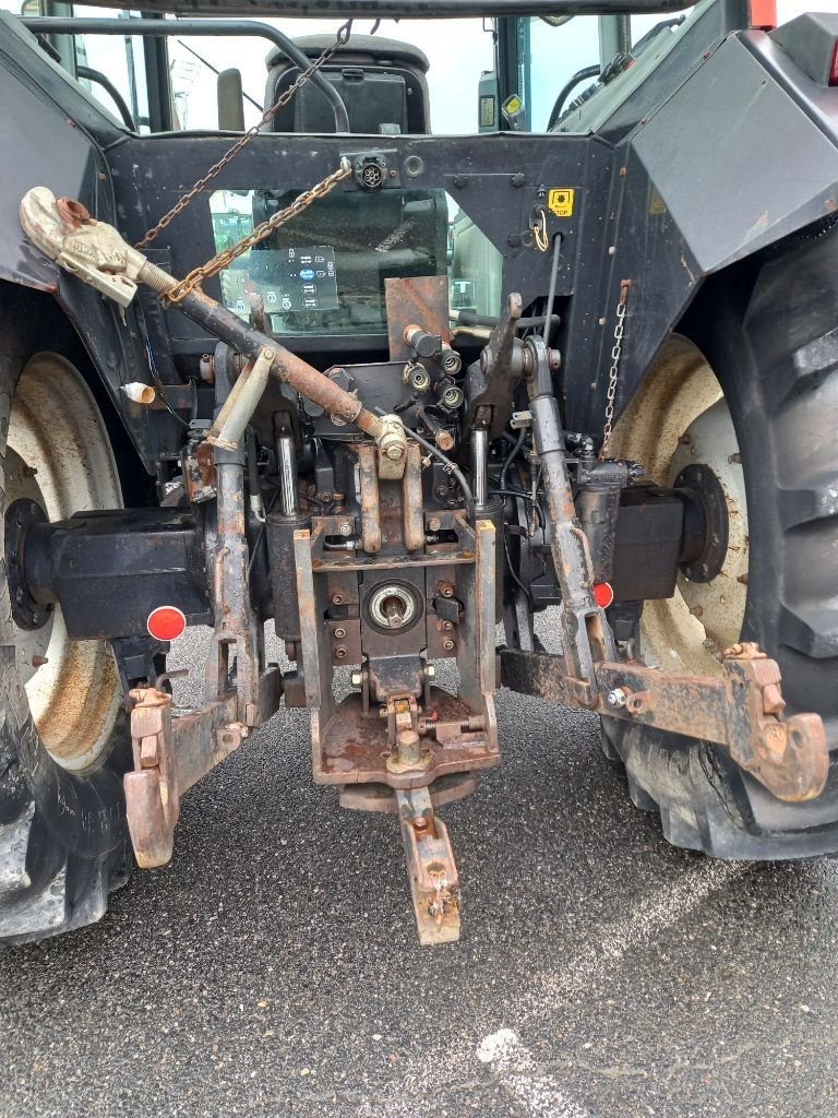 Traktor za tip Valtra 8050 HITECH, Gebrauchtmaschine u Calmont (Slika 11)