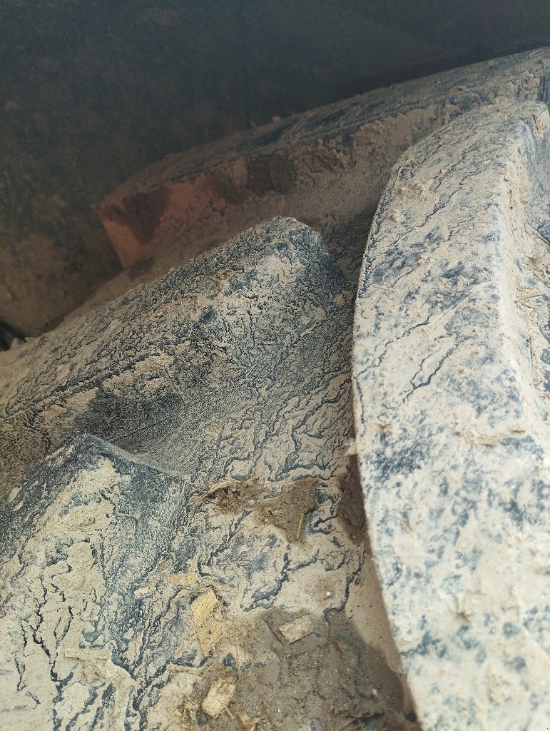 Traktor του τύπου Valtra 8050 HITECH, Gebrauchtmaschine σε Calmont (Φωτογραφία 11)