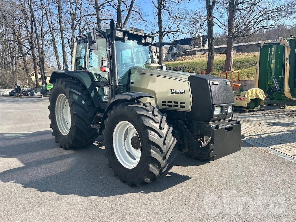 Traktor του τύπου Valtra 8050 HiTech, Gebrauchtmaschine σε Düsseldorf (Φωτογραφία 2)
