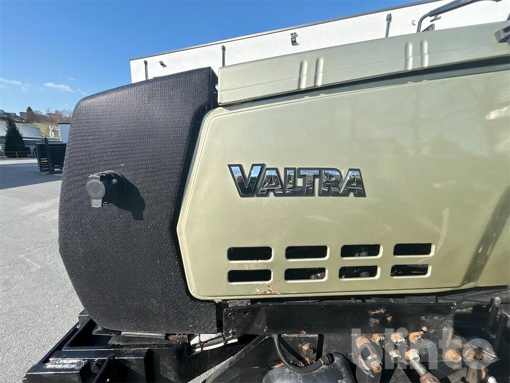 Traktor του τύπου Valtra 8050 HiTech, Gebrauchtmaschine σε Düsseldorf (Φωτογραφία 7)