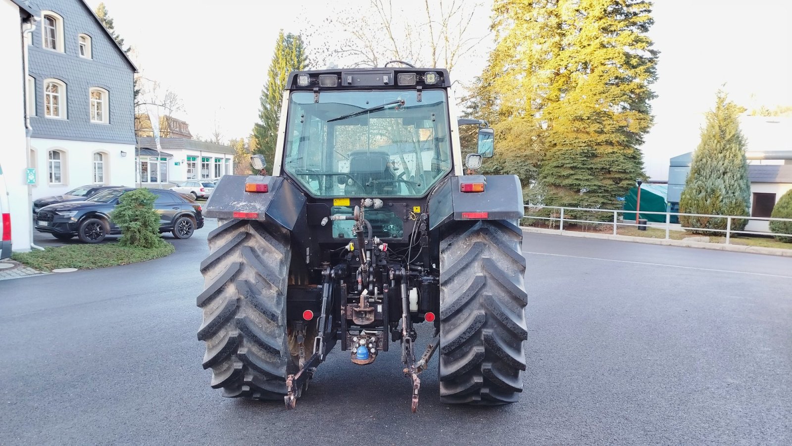 Traktor typu Valtra 8050, Gebrauchtmaschine w Lößnitz  (Zdjęcie 3)