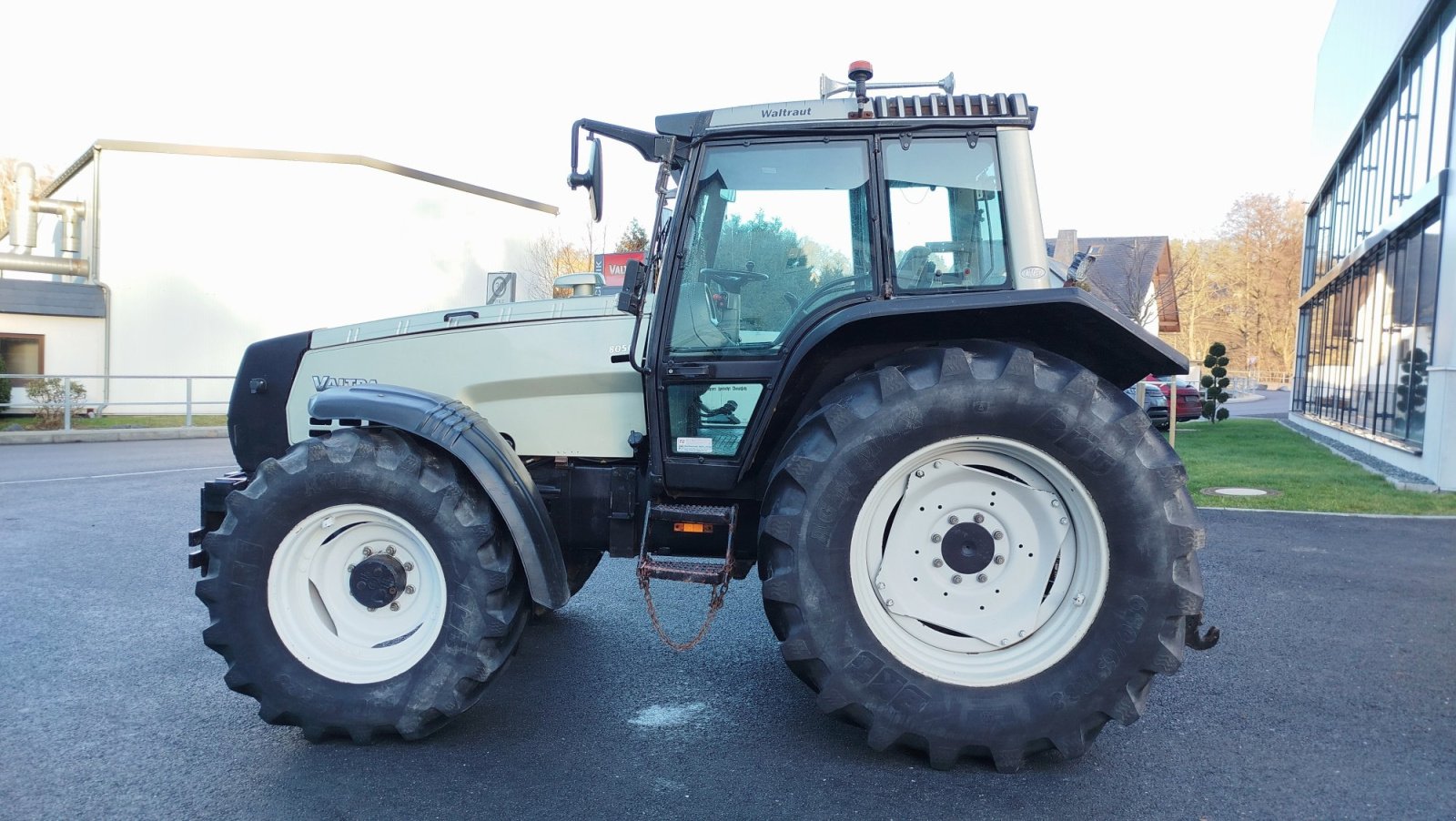 Traktor typu Valtra 8050, Gebrauchtmaschine w Lößnitz  (Zdjęcie 4)