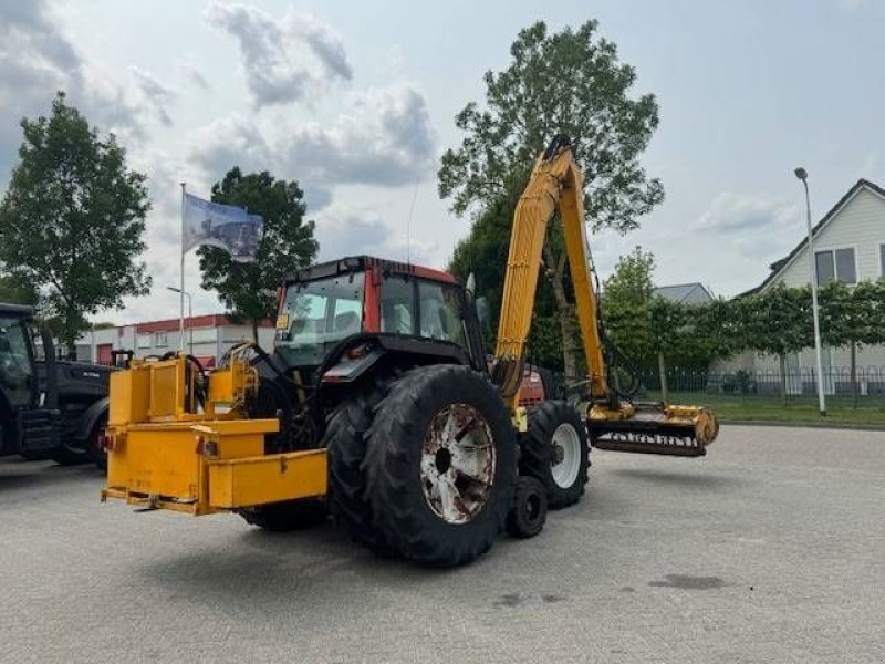 Traktor typu Valtra 8150 hitech met Bos maaiarm met klepelmaaier, Gebrauchtmaschine v Marknesse (Obrázok 10)
