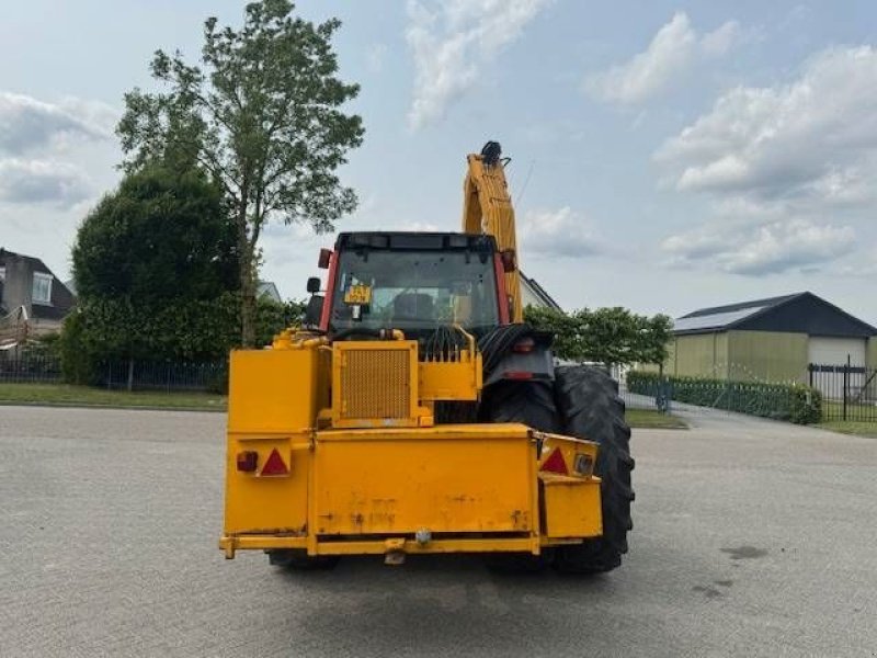 Traktor typu Valtra 8150 hitech met Bos maaiarm met klepelmaaier, Gebrauchtmaschine v Marknesse (Obrázok 11)