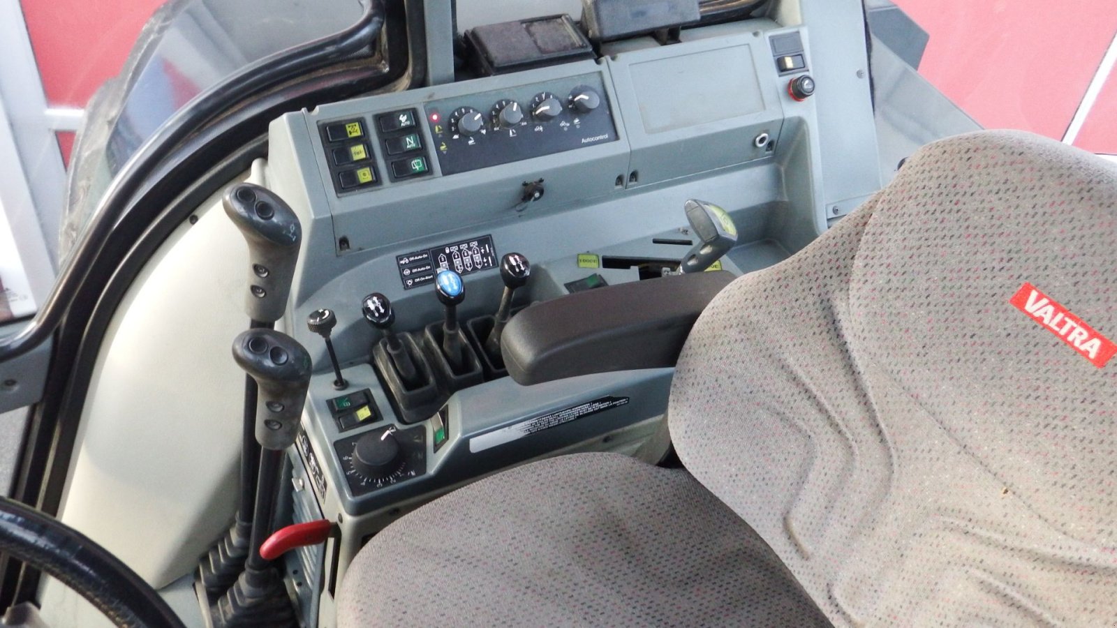 Traktor za tip Valtra 8350 Hitech, Gebrauchtmaschine u Hobro (Slika 6)