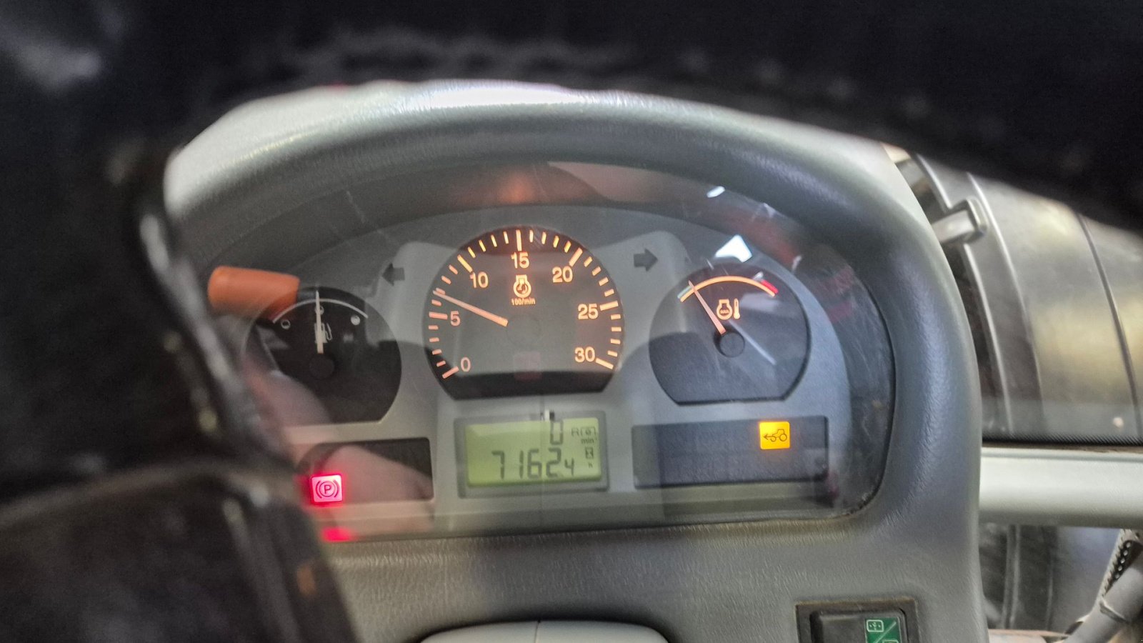 Traktor of the type Valtra 8350 Hitech, Gebrauchtmaschine in Høng (Picture 8)