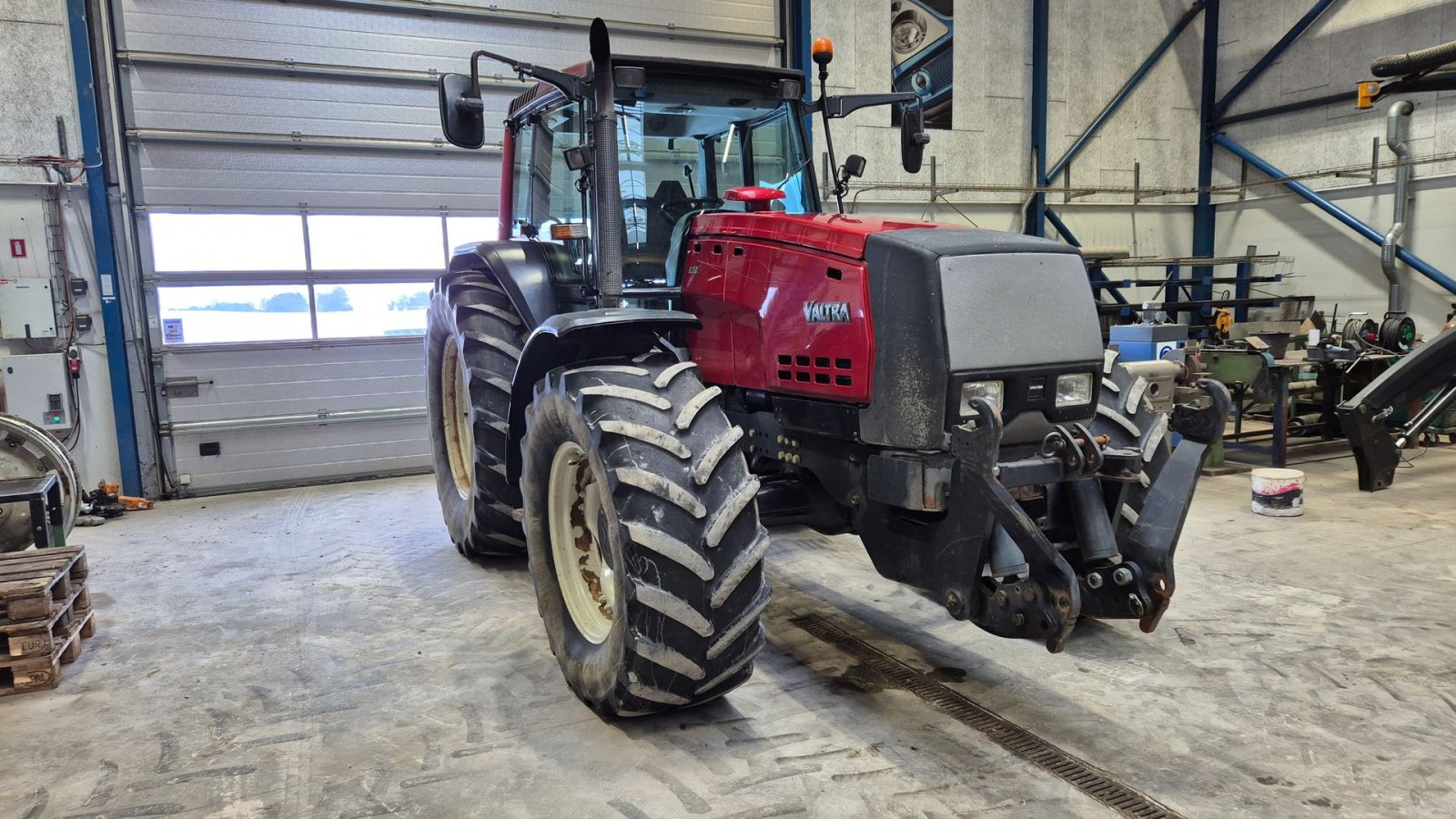 Traktor of the type Valtra 8350 Hitech, Gebrauchtmaschine in Høng (Picture 1)