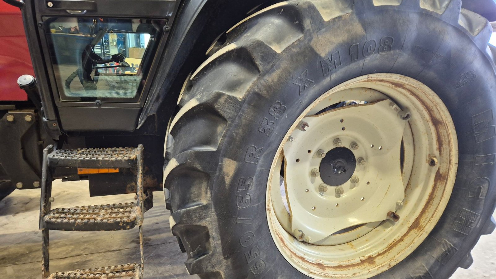 Traktor of the type Valtra 8350 Hitech, Gebrauchtmaschine in Høng (Picture 7)