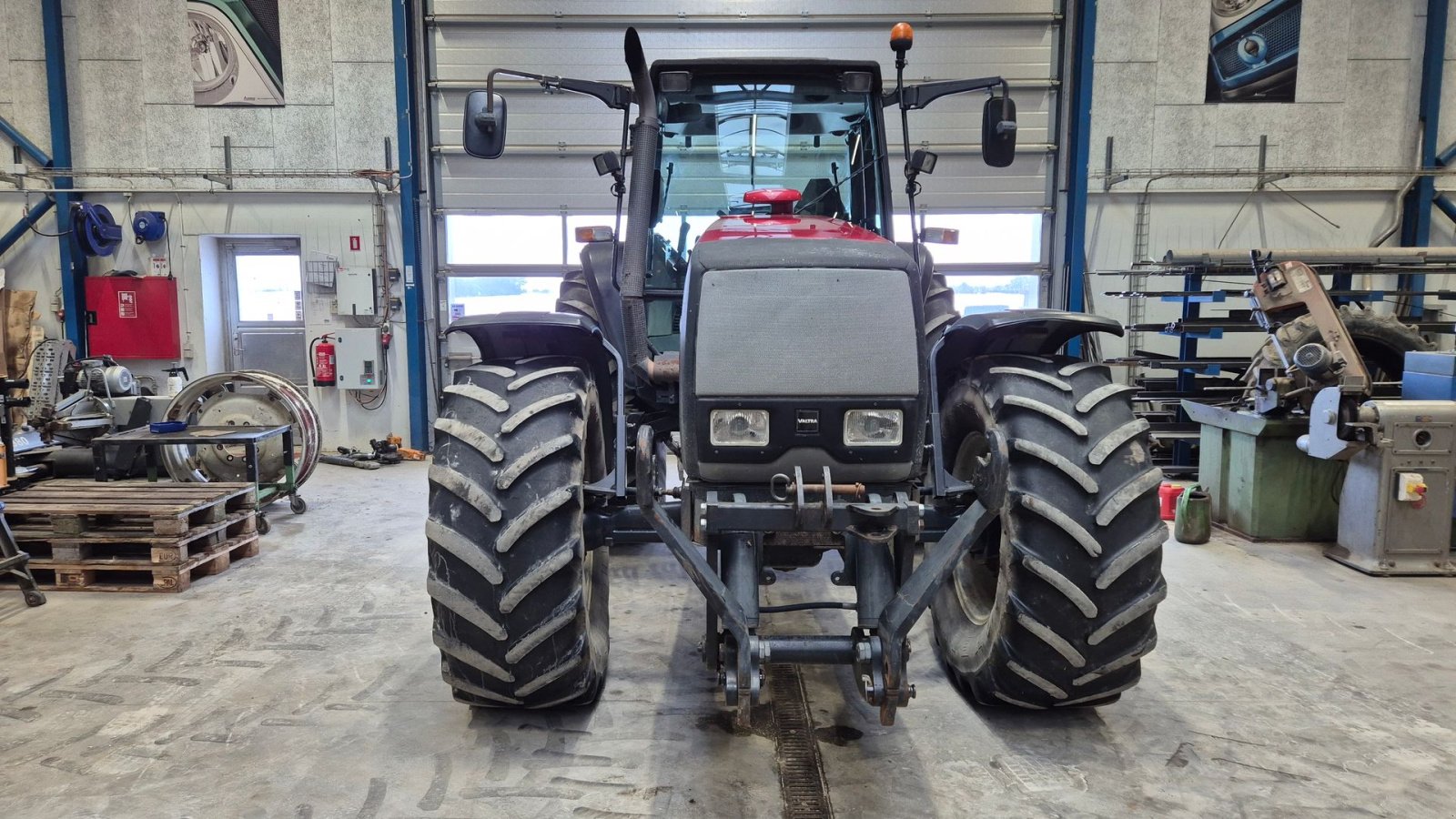 Traktor of the type Valtra 8350 Hitech, Gebrauchtmaschine in Høng (Picture 2)