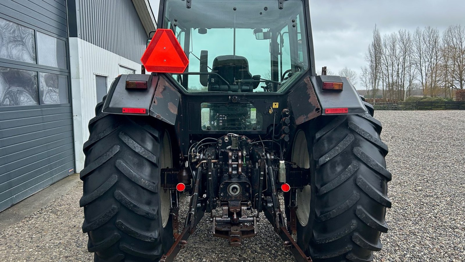 Traktor typu Valtra 8450, Gebrauchtmaschine v Thorsø (Obrázek 4)