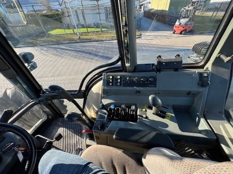 Traktor типа Valtra 8550 Hitech!, Gebrauchtmaschine в Marknesse (Фотография 11)