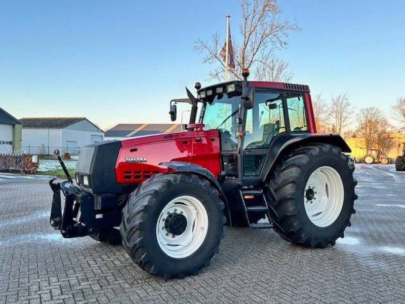 Traktor of the type Valtra 8550 Hitech, Gebrauchtmaschine in Marknesse (Picture 1)