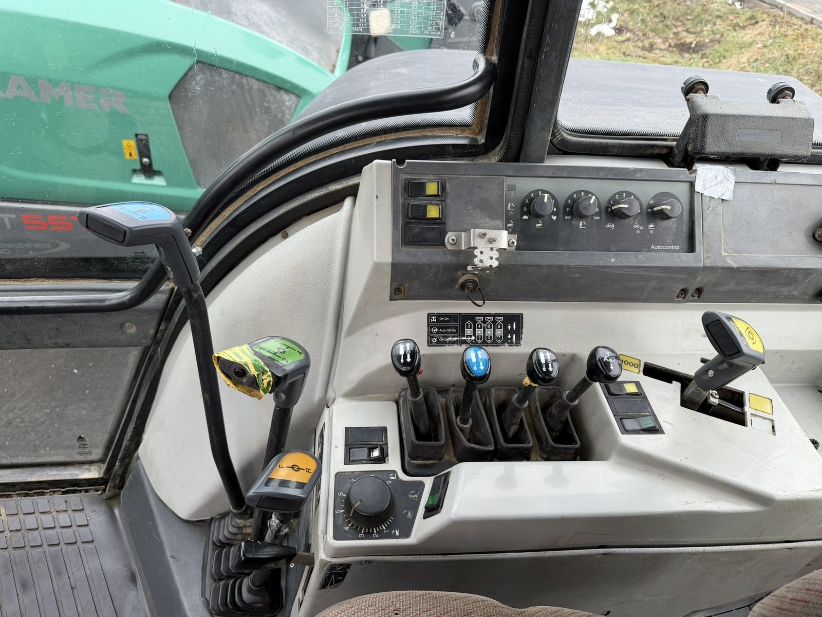 Traktor типа Valtra 8750 (190PS - Zapfwelle), Gebrauchtmaschine в Göpfritz (Фотография 9)