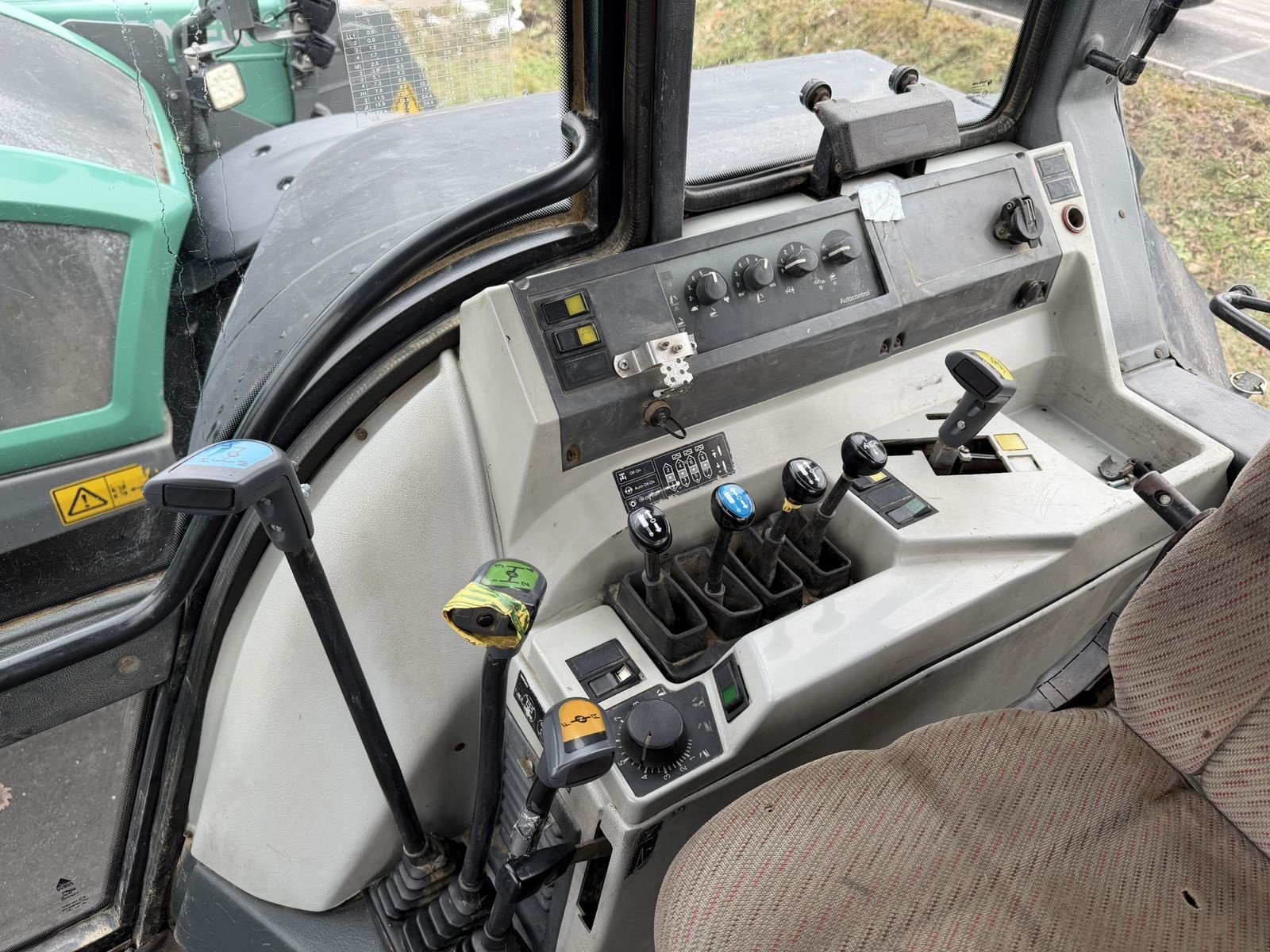 Traktor типа Valtra 8750 (190PS - Zapfwelle), Gebrauchtmaschine в Göpfritz (Фотография 8)