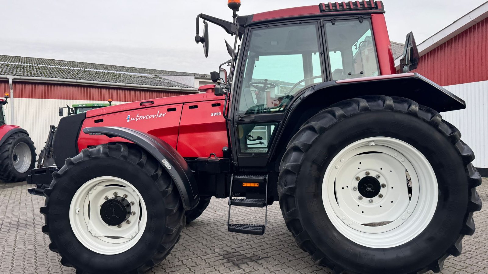 Traktor del tipo Valtra 8950 KUN 5200 TIMER! ÆGTE LIEBHAVERI!, Gebrauchtmaschine In Nørager (Immagine 4)