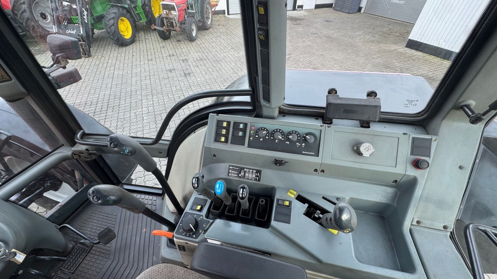 Traktor del tipo Valtra 8950 KUN 5200 TIMER! ÆGTE LIEBHAVERI!, Gebrauchtmaschine In Nørager (Immagine 18)