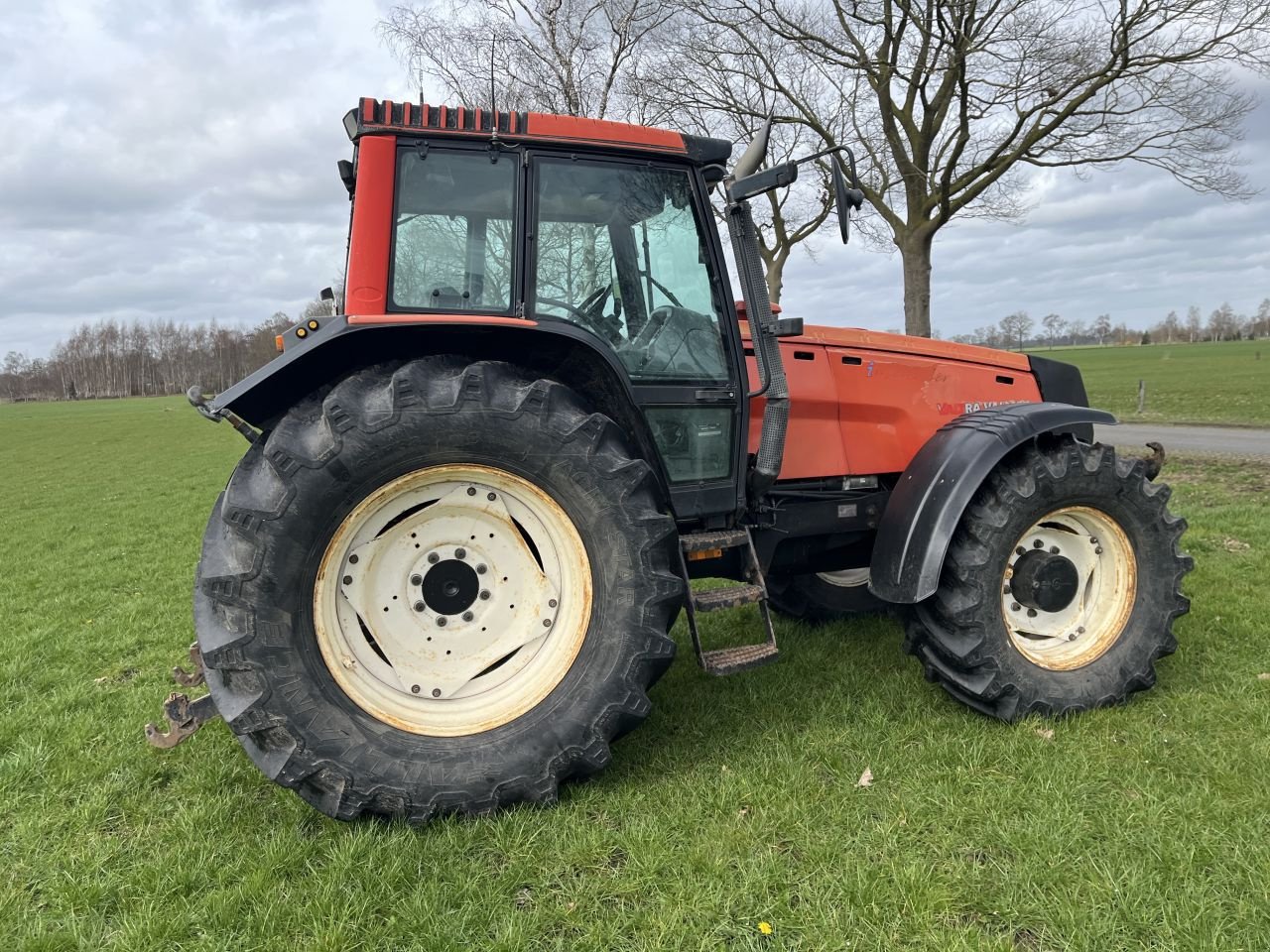 Traktor типа Valtra 8950, Gebrauchtmaschine в Nieuw Heeten (Фотография 7)