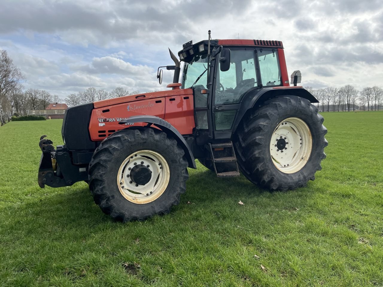 Traktor типа Valtra 8950, Gebrauchtmaschine в Nieuw Heeten (Фотография 2)