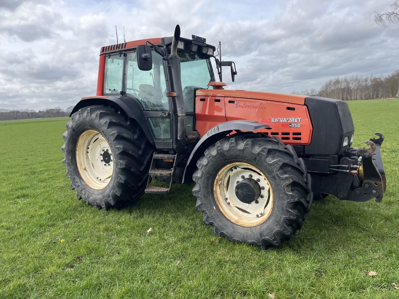 Traktor типа Valtra 8950, Gebrauchtmaschine в Nieuw Heeten (Фотография 8)