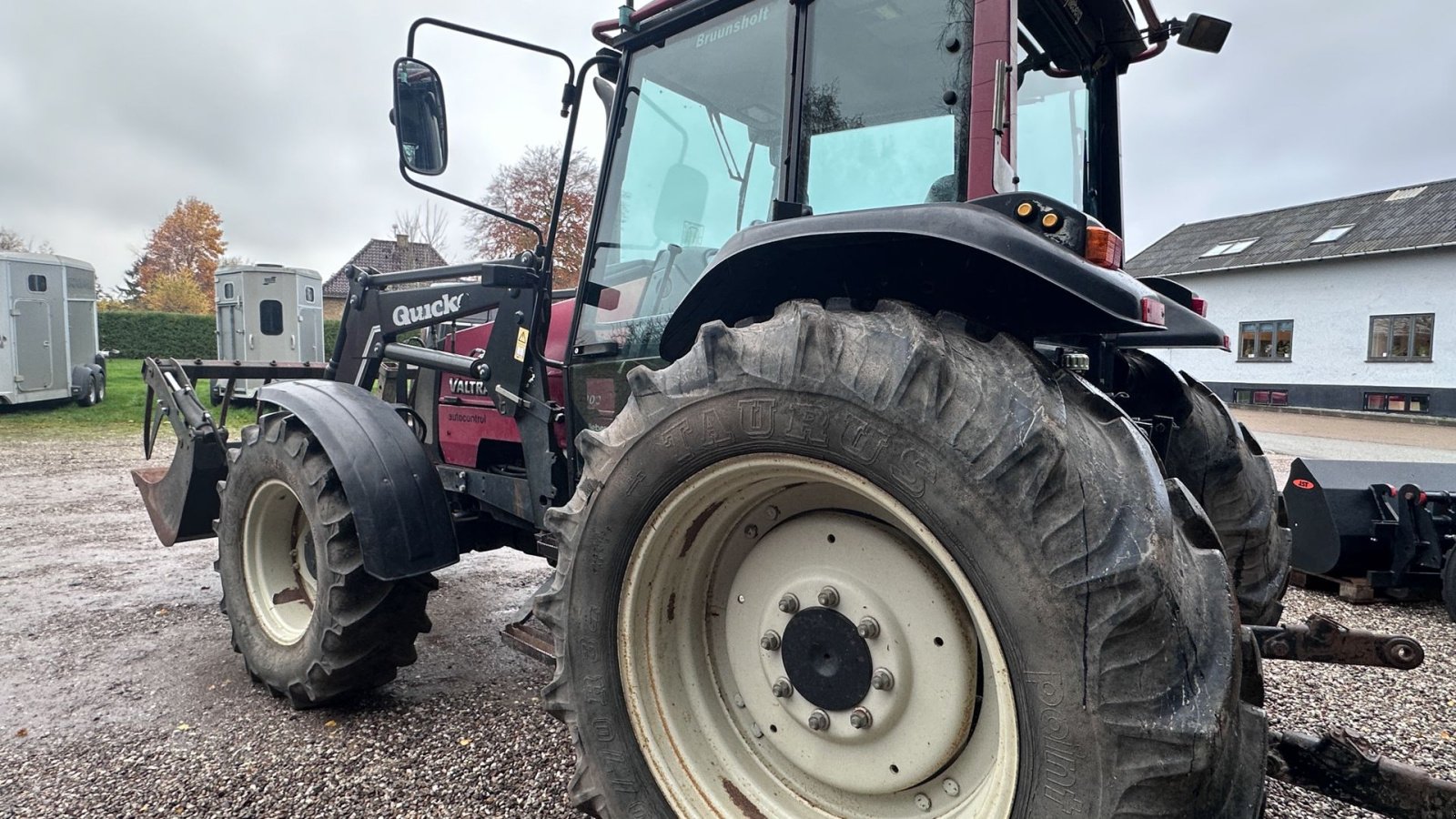 Traktor typu Valtra 900 med Ålø Frontlæsser Valtra 900, Gebrauchtmaschine v Roskilde (Obrázek 5)