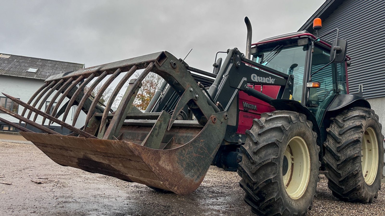 Traktor typu Valtra 900 med Ålø Frontlæsser Valtra 900, Gebrauchtmaschine v Roskilde (Obrázek 3)