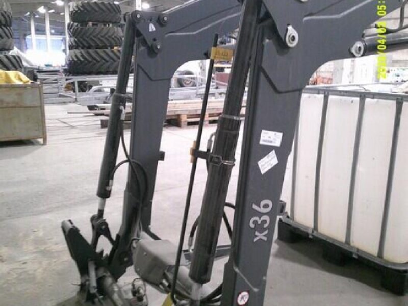 Traktor des Typs Valtra A 104, Neumaschine in Seelow (Bild 1)