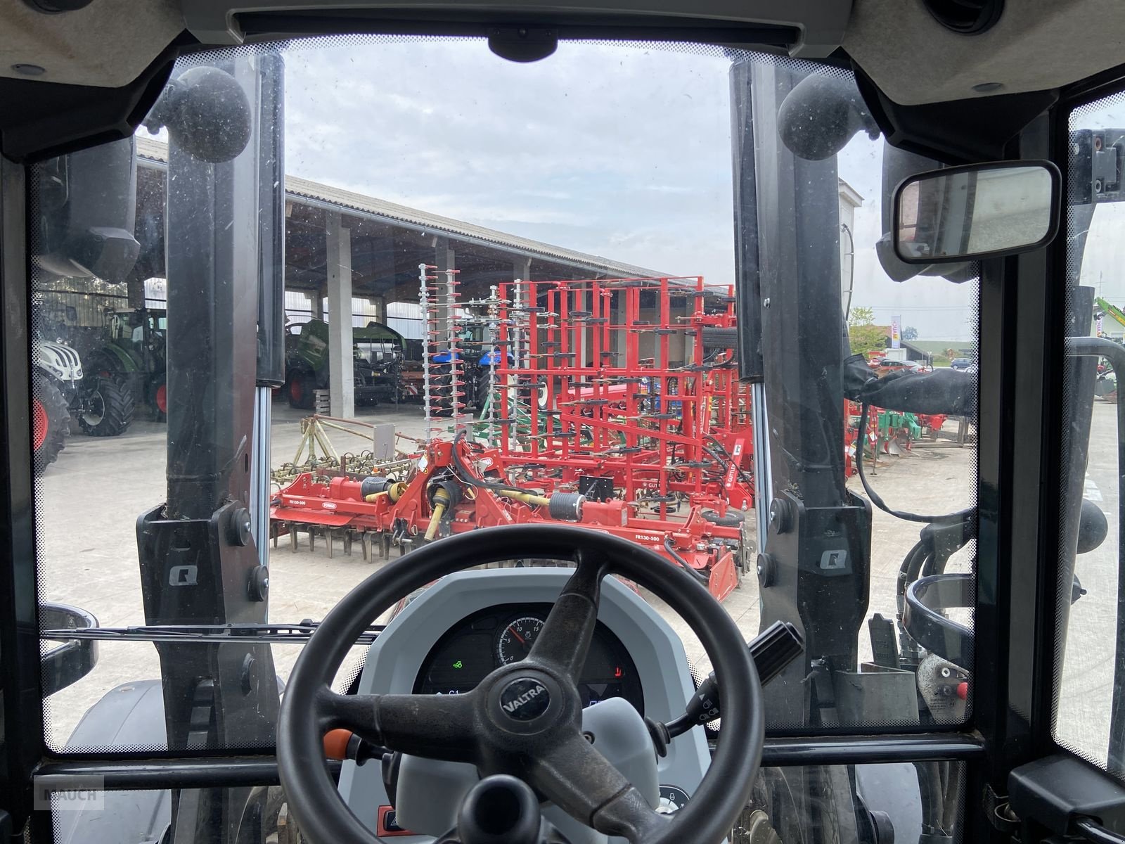 Traktor типа Valtra A 104, Gebrauchtmaschine в Burgkirchen (Фотография 11)