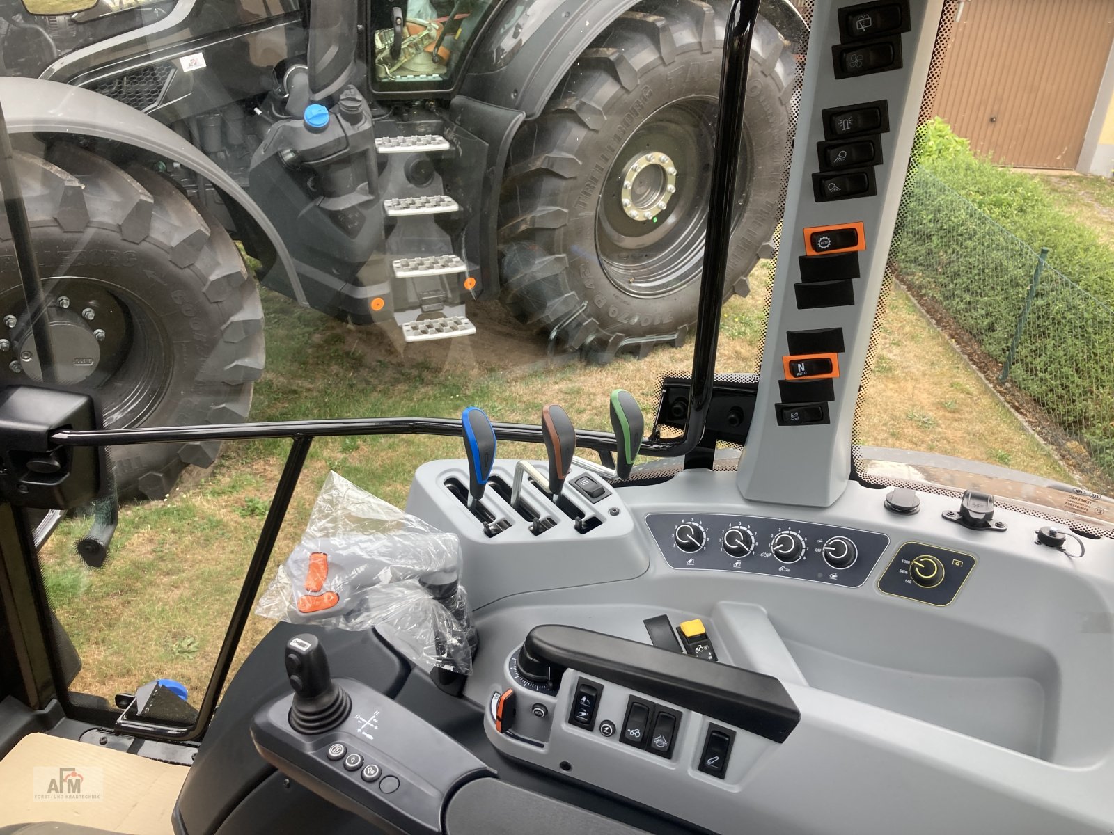 Traktor des Typs Valtra A 105 H4, Neumaschine in Bodenwöhr/ Taxöldern (Bild 5)