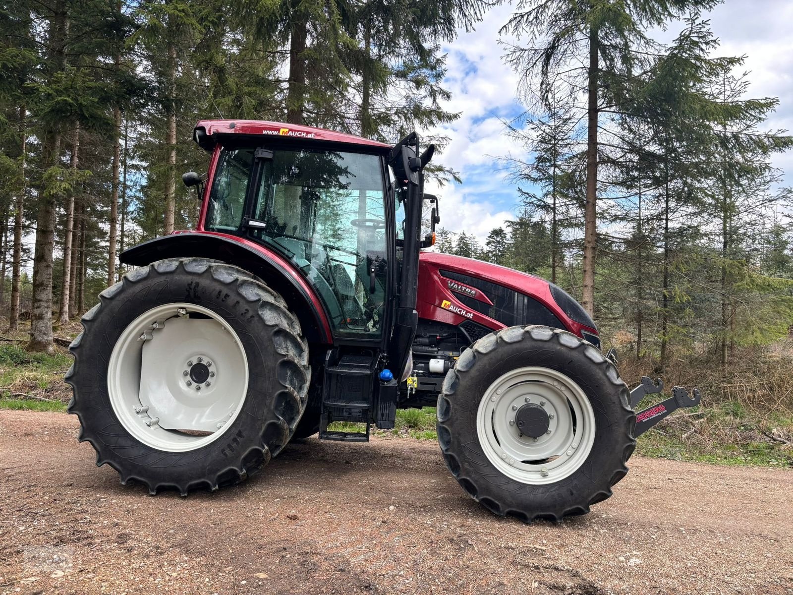 Traktor typu Valtra A 114, Gebrauchtmaschine w Burgkirchen (Zdjęcie 9)