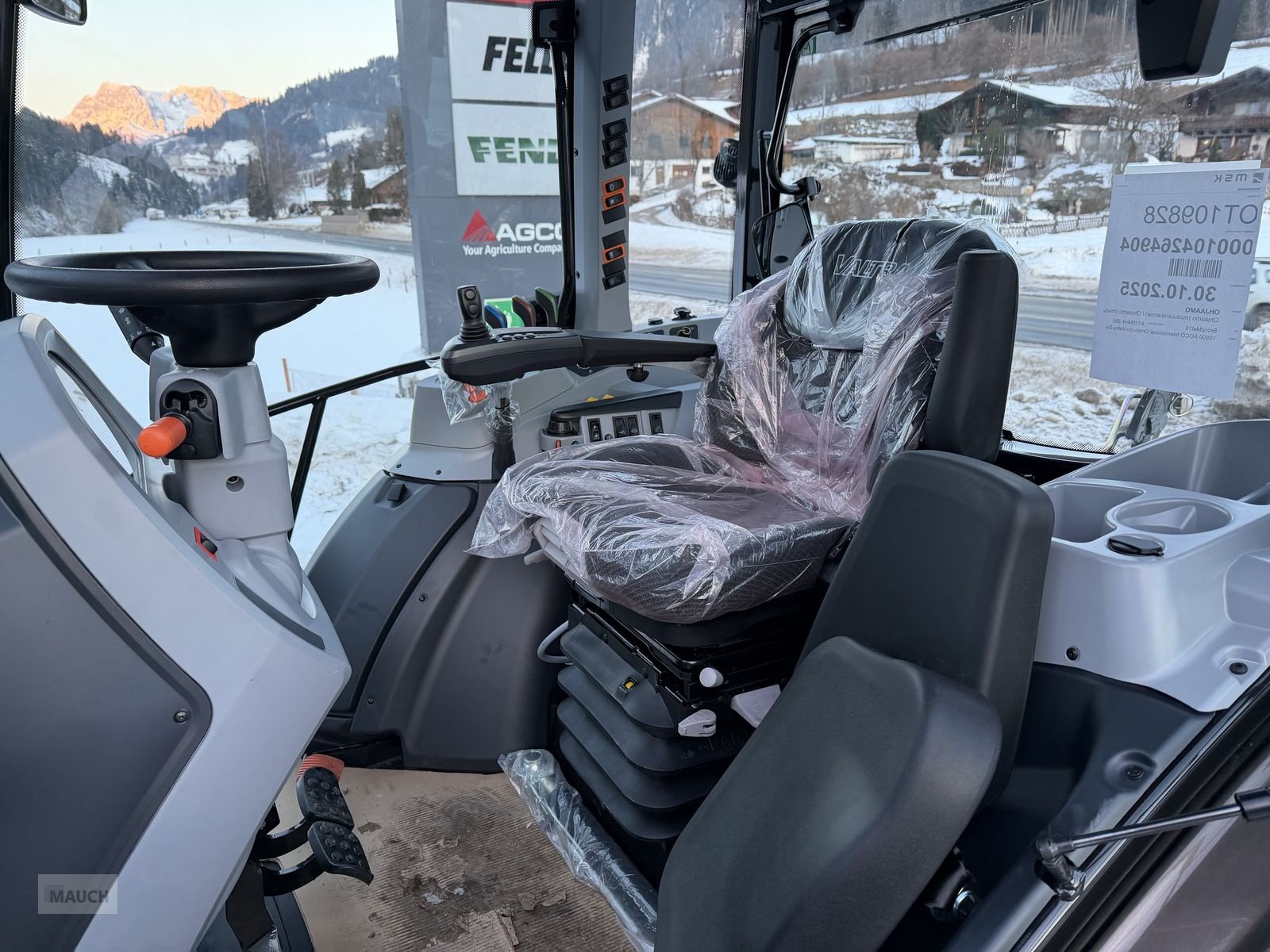 Traktor des Typs Valtra A 115, Neumaschine in Eben (Bild 11)