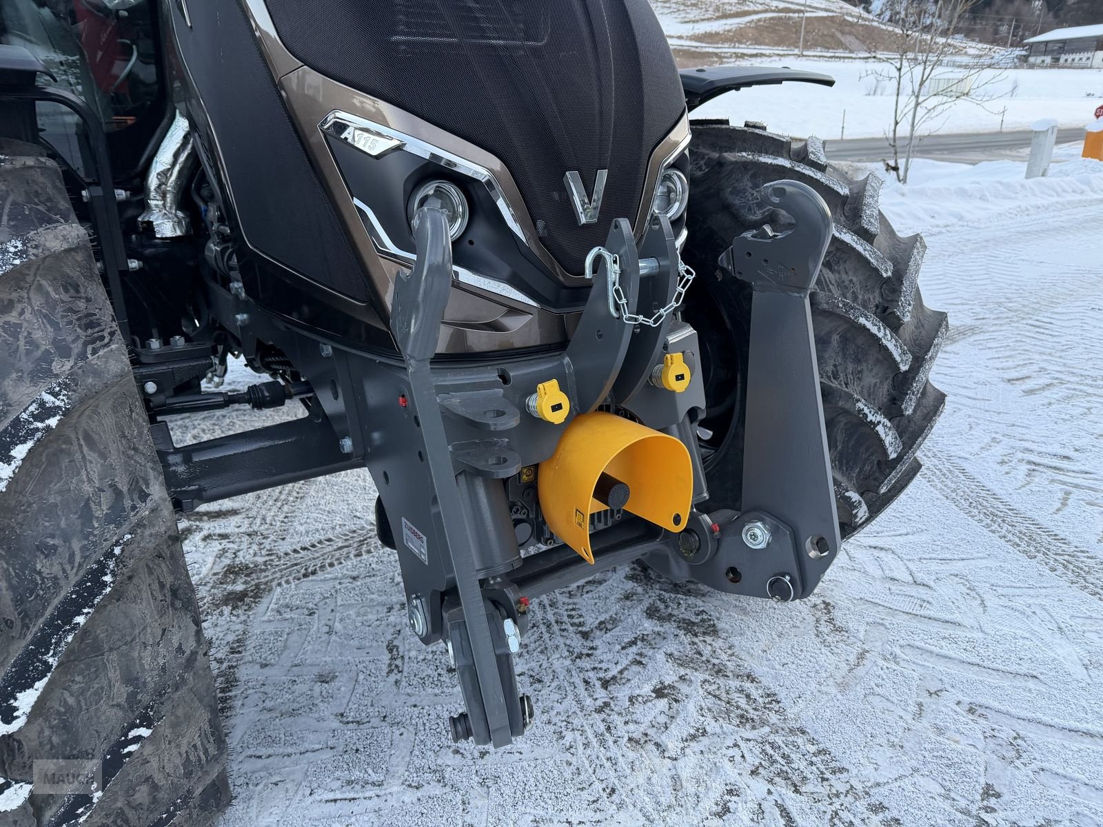 Traktor des Typs Valtra A 115, Neumaschine in Eben (Bild 4)