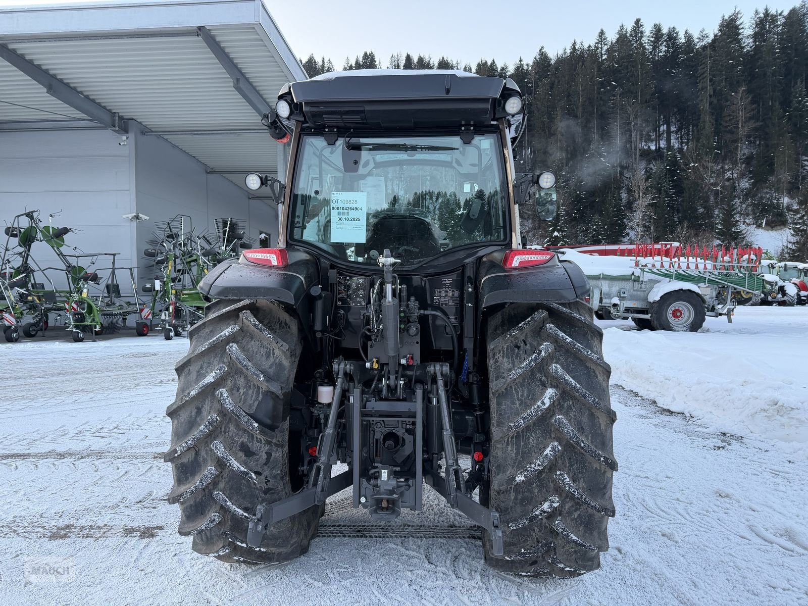 Traktor des Typs Valtra A 115, Neumaschine in Eben (Bild 9)