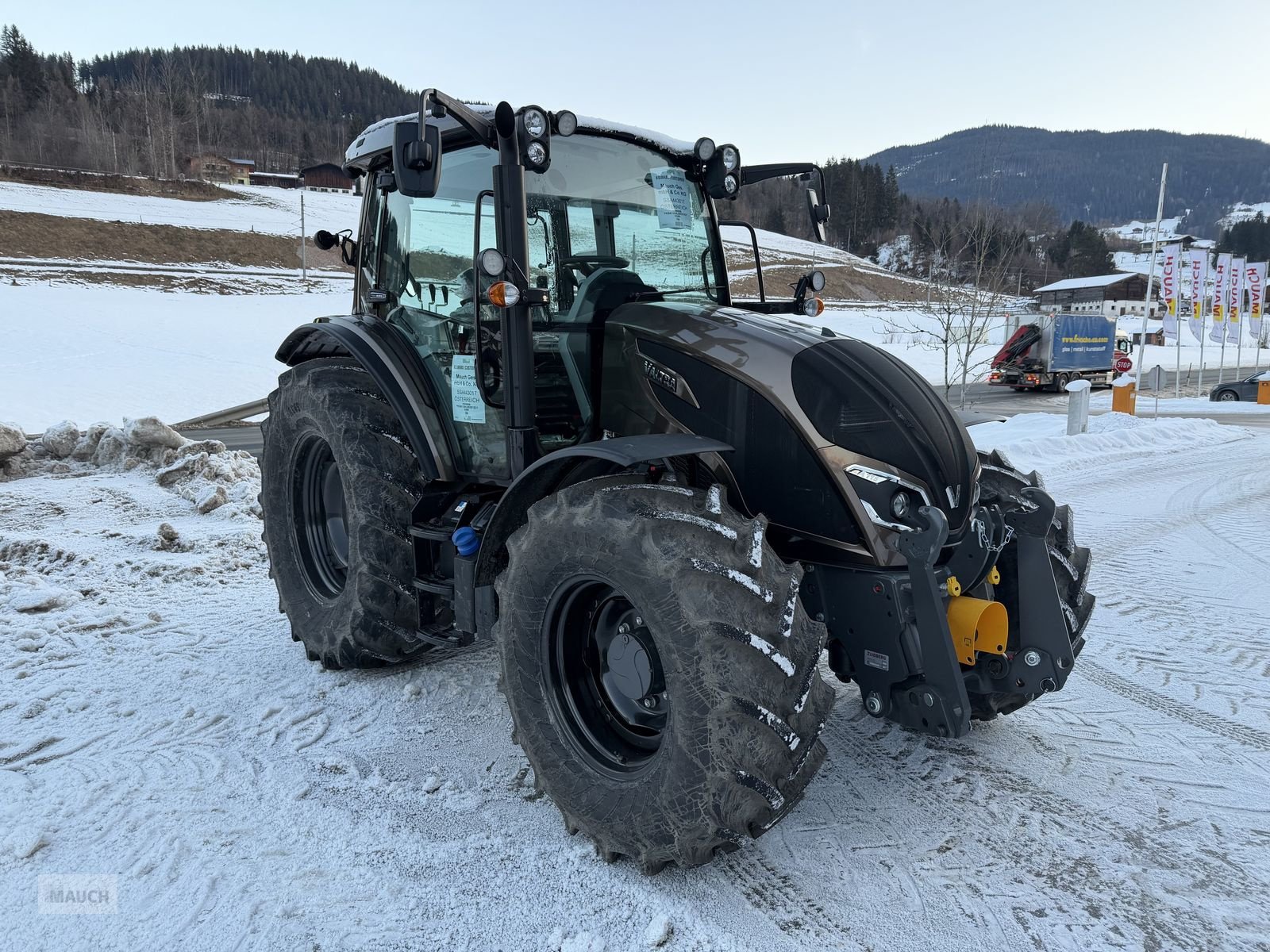 Traktor des Typs Valtra A 115, Neumaschine in Eben (Bild 5)