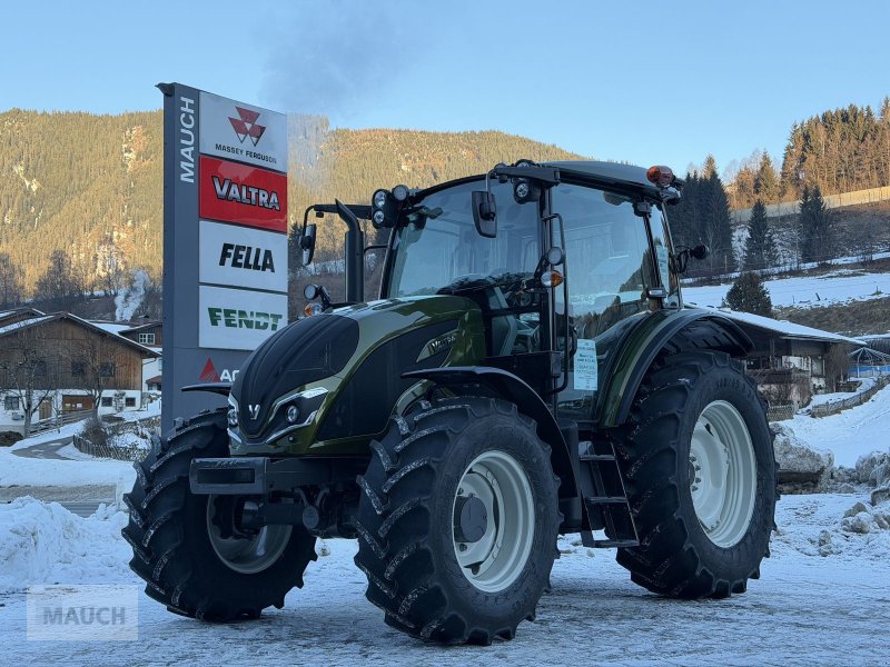 Traktor des Typs Valtra A 115, Neumaschine in Eben