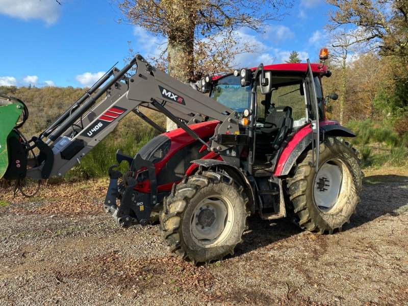Traktor del tipo Valtra A 74 + CHARGEUR, Gebrauchtmaschine In PIERRE BUFFIERE (Immagine 1)