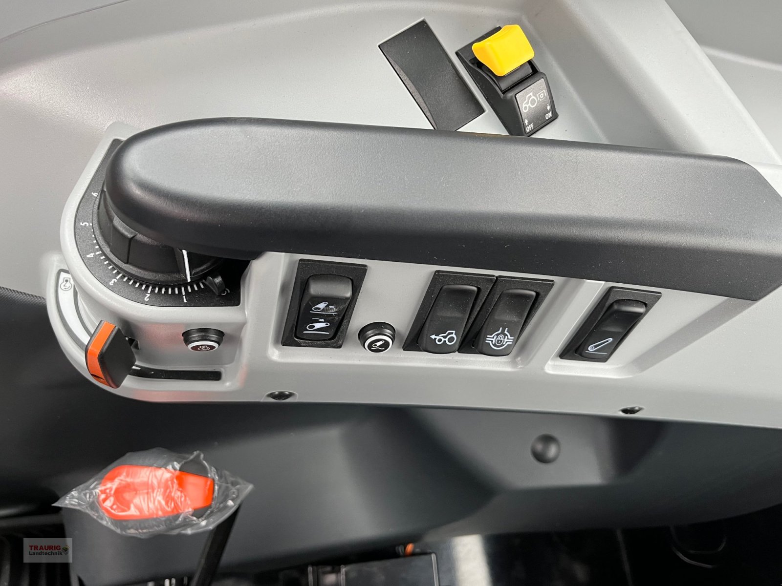 Traktor tip Valtra A 75/ 85/95, Neumaschine in Mainburg/Wambach (Poză 12)